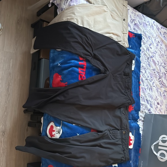 Lot of 3 LuluLemon ABC commission pants- Size 32 - Picture 6 of 6